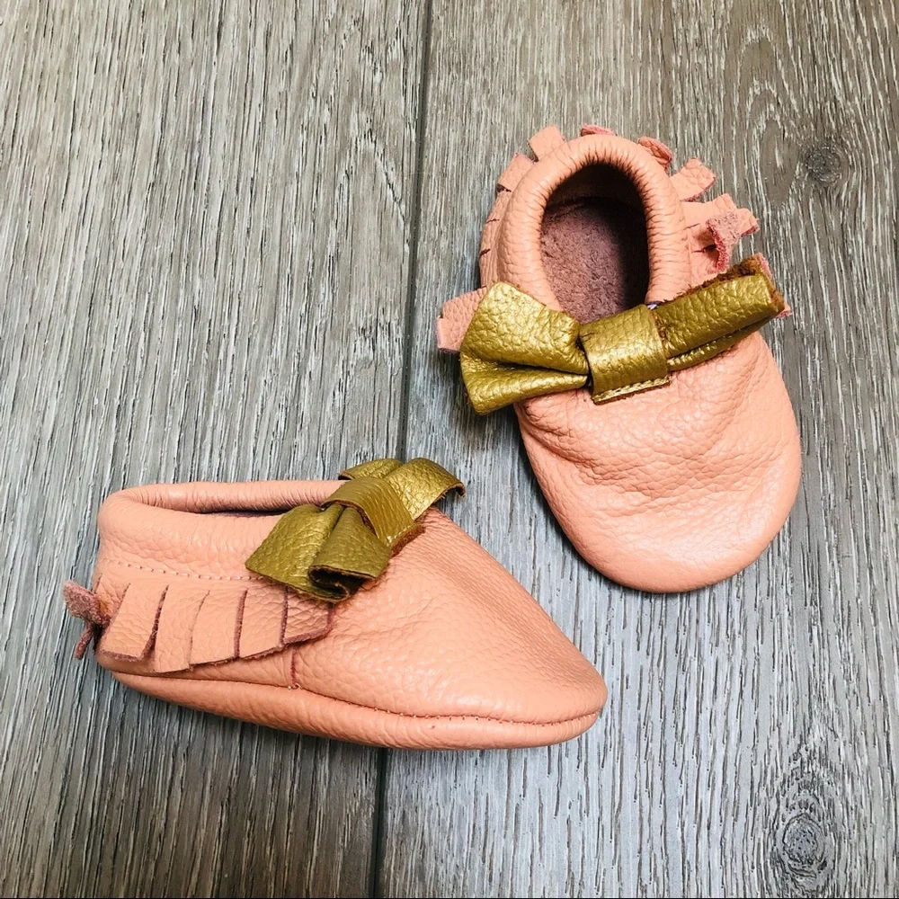 SOFT SOLE FRINGE MOCCASINS PINK GOLD 4C